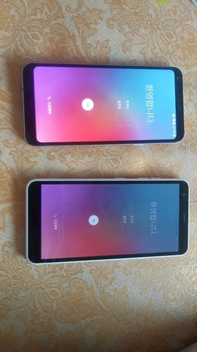 lg q6, x2 둘다 화이트색상 팝니다~